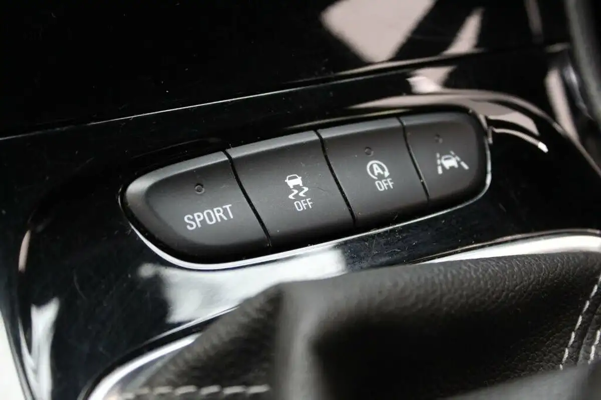 2019-vauxhall-astra-14i-16v-turbo-sri-vx-line-nav-ss-big-30