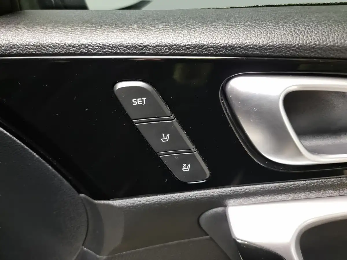 2020-kia-xceed-16-gdi-first-edition-big-16