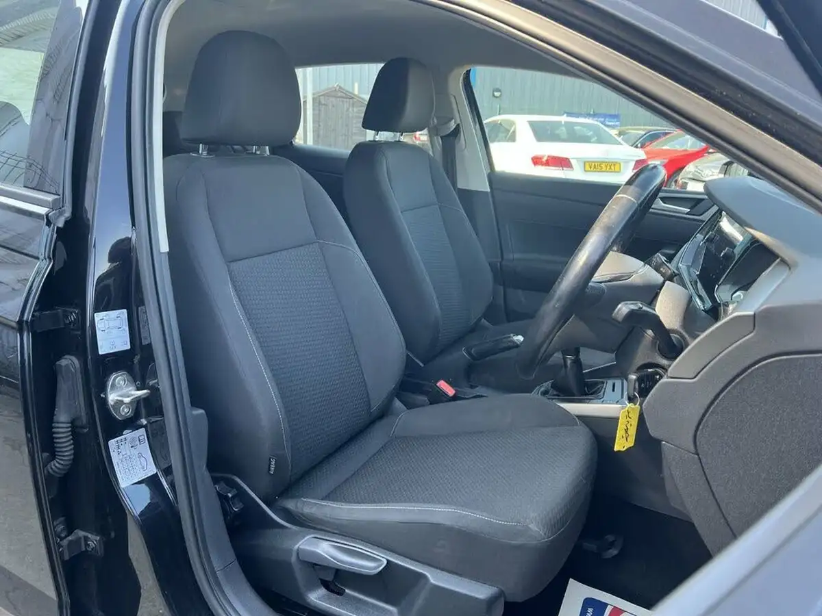 2018-volkswagen-polo-10-tsi-se-big-15