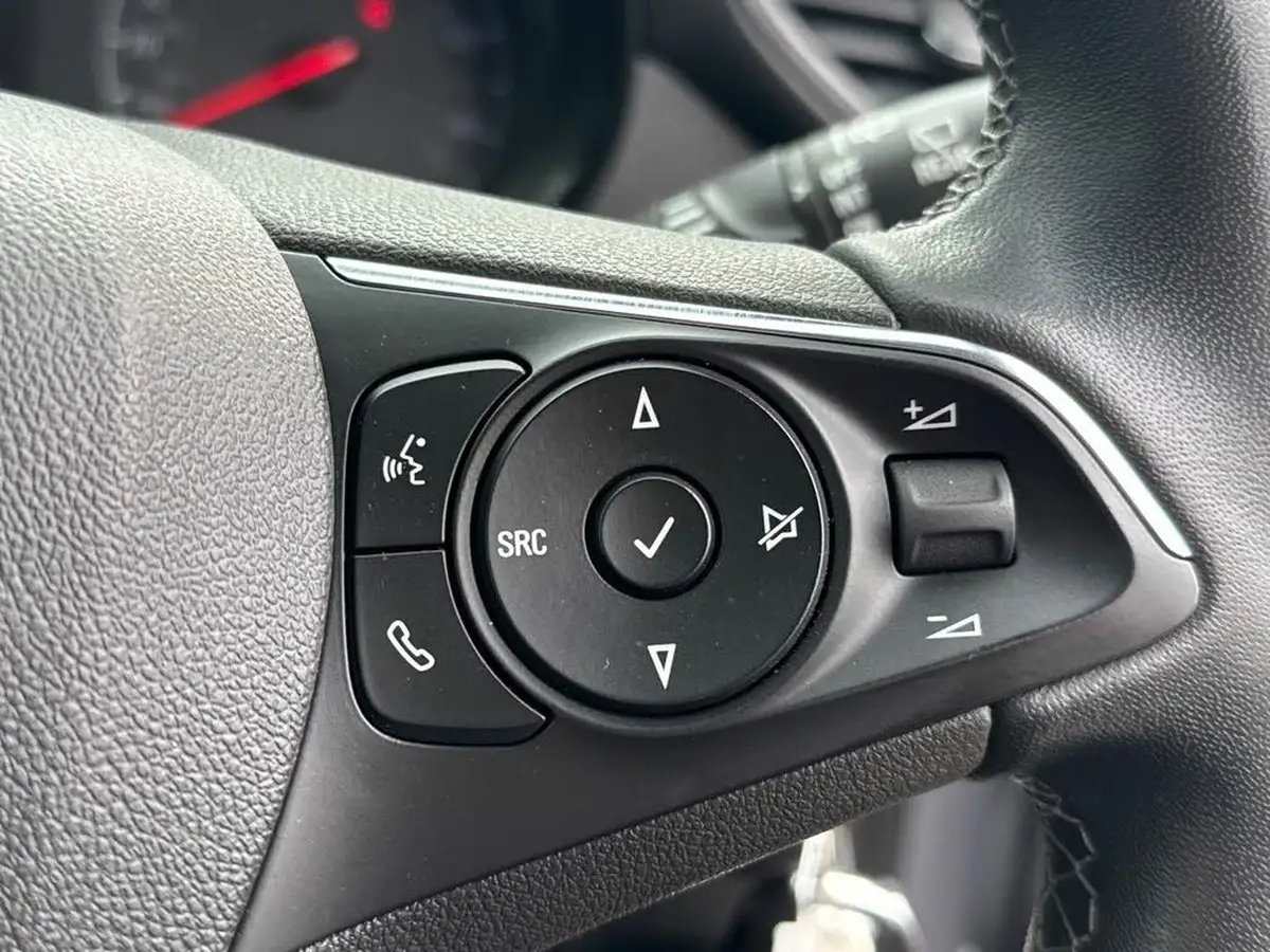 2021-vauxhall-crossland-12-sri-nav-130ps-big-18