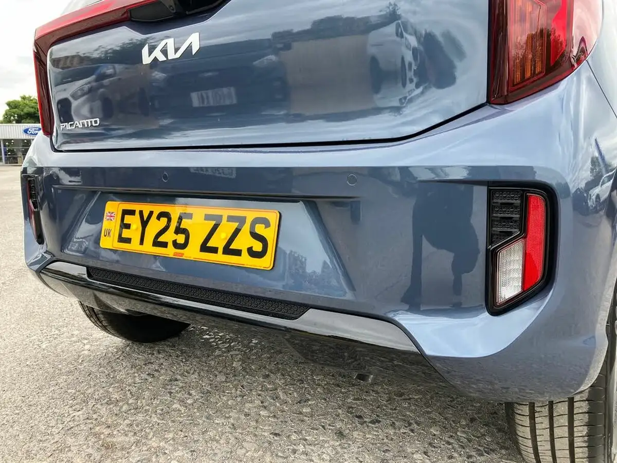2025-kia-picanto-10-2-big-23