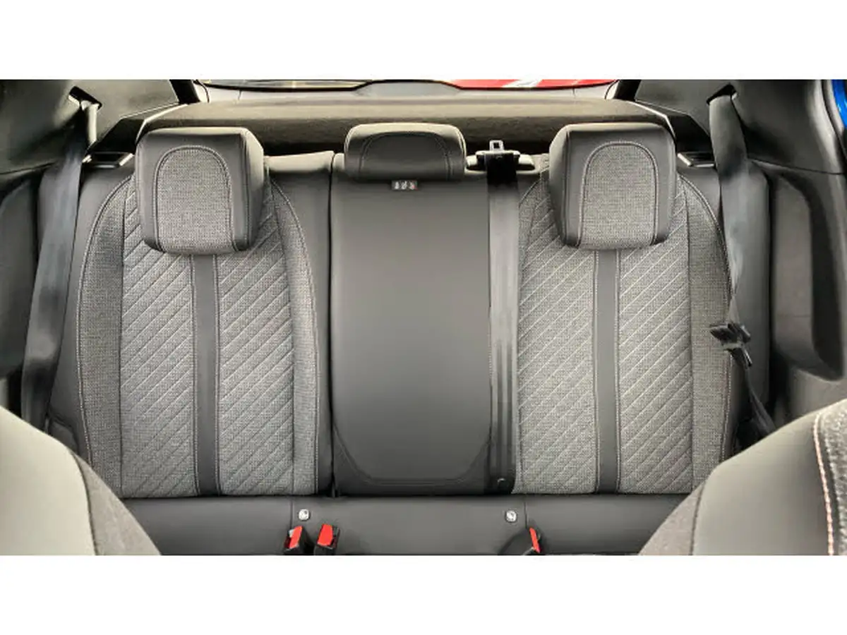 2023-peugeot-2008-suv-12-puretech-allure-big-14