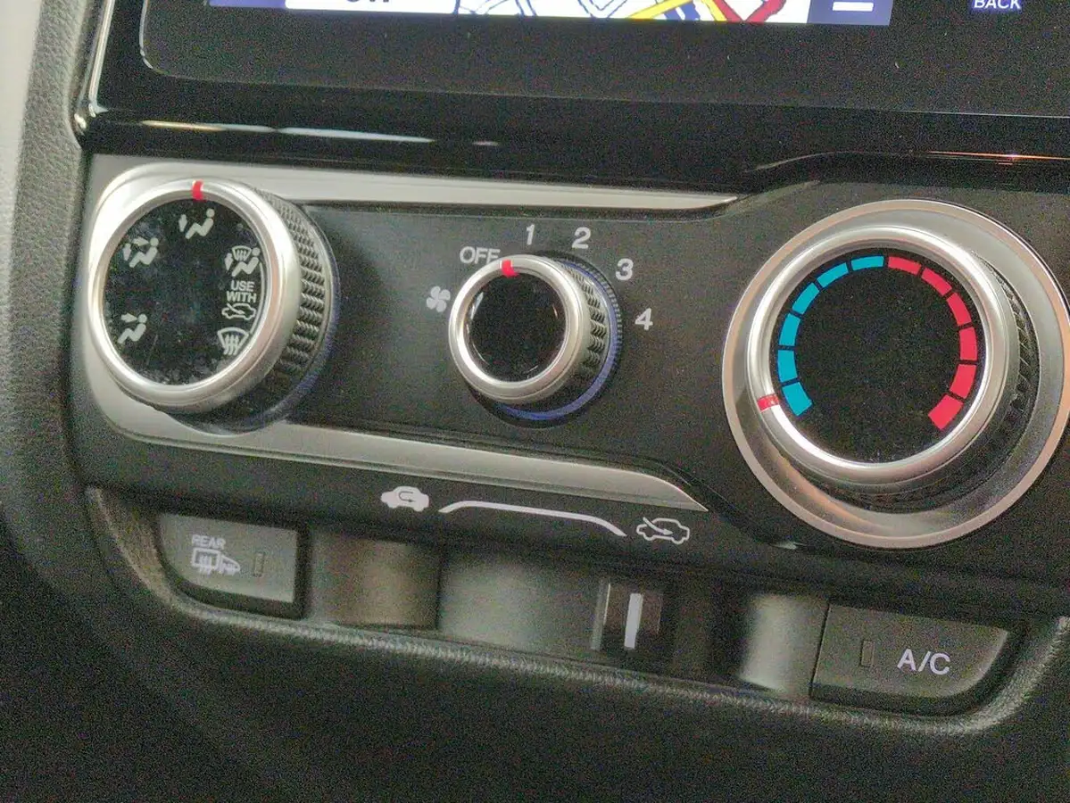 2019-honda-jazz-13-i-vtec-se-navi-big-14