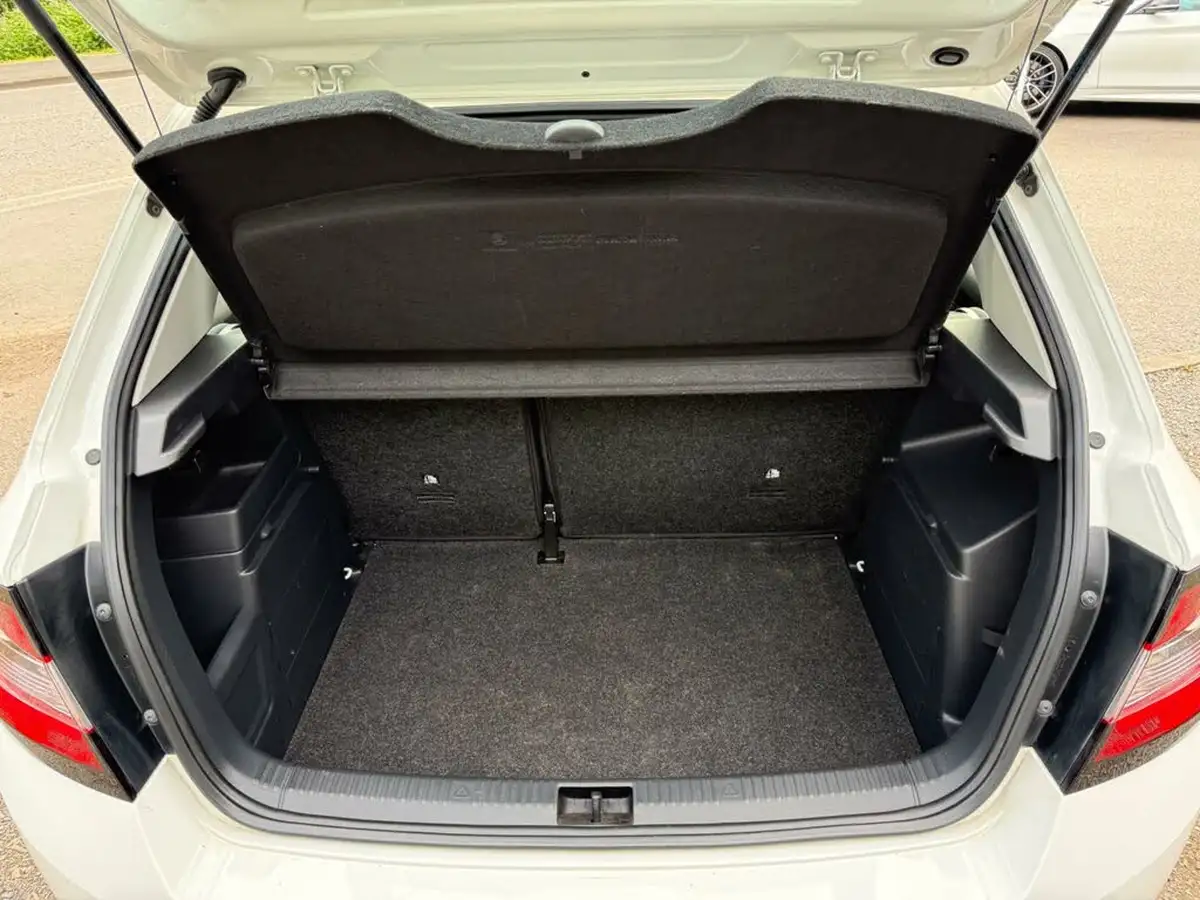 2019-skoda-fabia-10-tsi-se-95ps-ss-hatchback-big-8