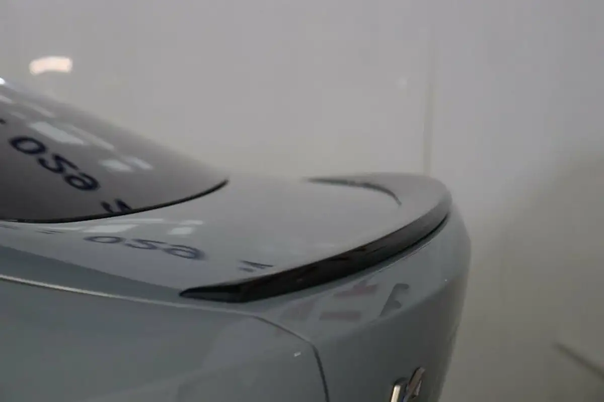 2023-bmw-i4-e-m50-big-18