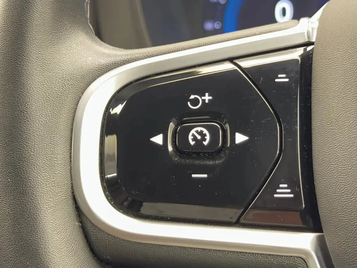 2021-volvo-xc60-20td-b4-r-design-awd-big-20