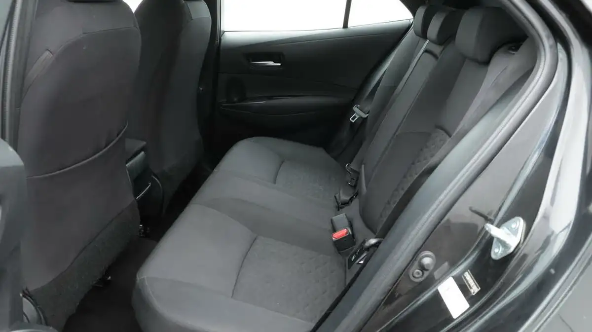 2022-toyota-corolla-18-vvt-i-icon-120bhp-trk-hatchback-5d-big-15