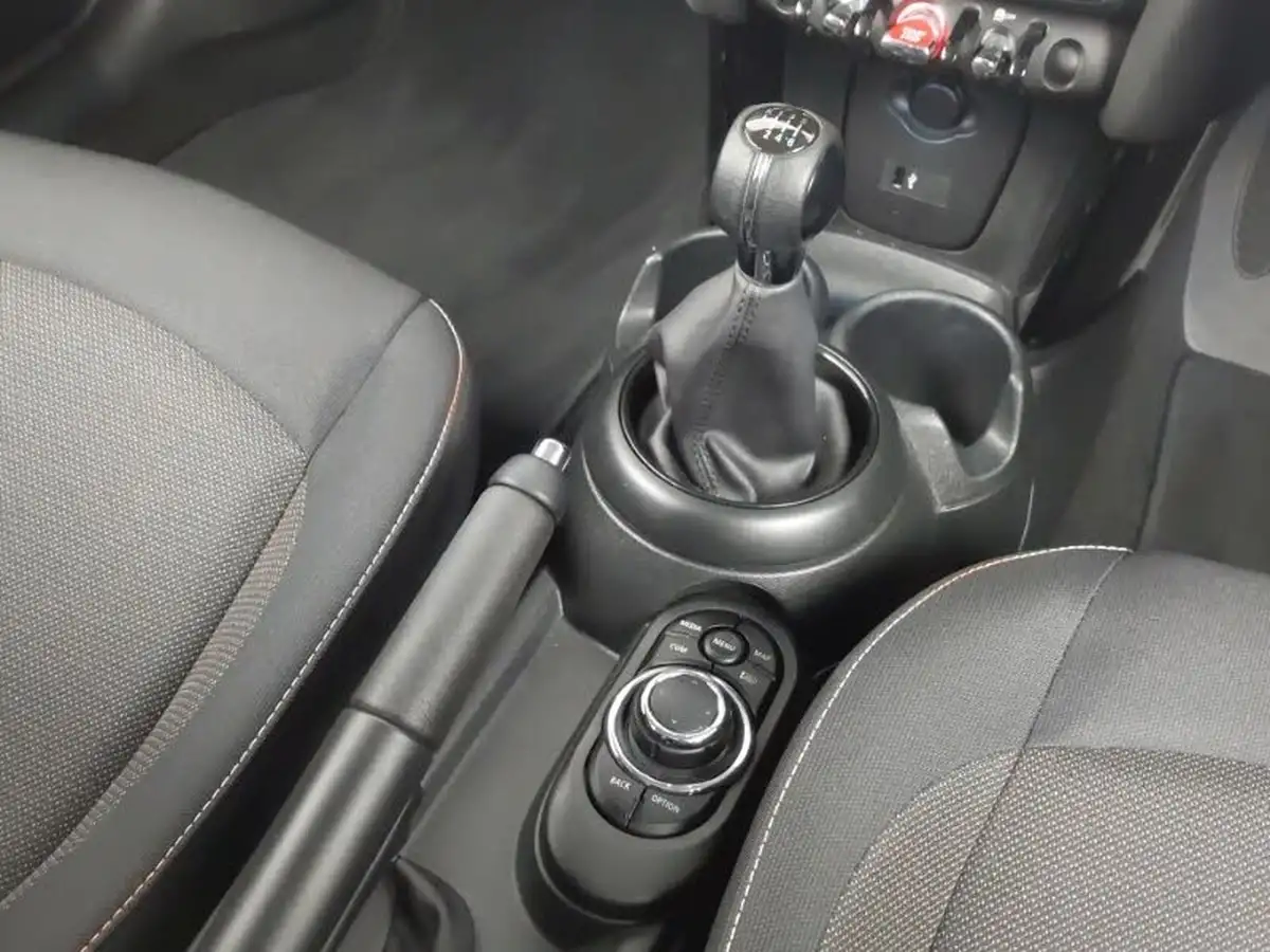 2022-mini-cooper-15-one-classic-5d-big-9
