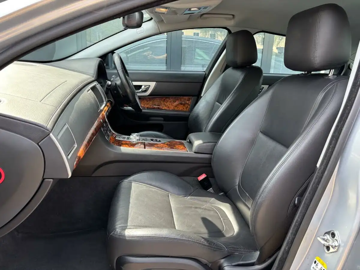 2012-jaguar-xf-22td-luxury-190ps-saloon-4d-auto-big-18
