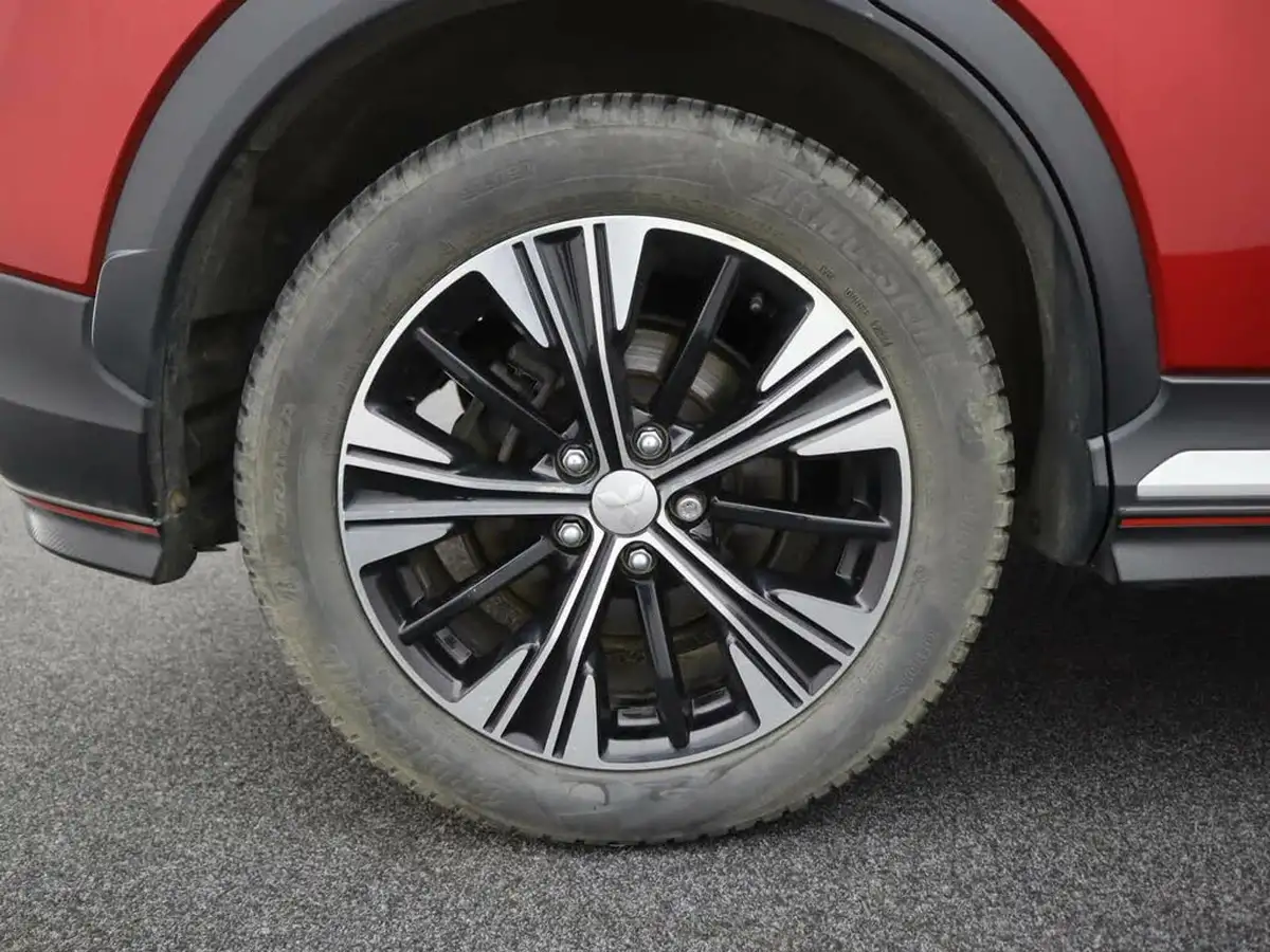 2018-mitsubishi-eclipse-cross-15-first-edition-big-5