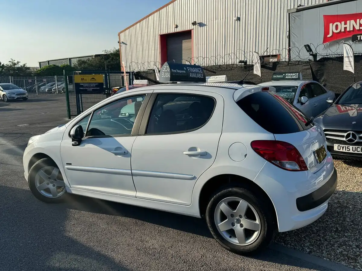 2012-peugeot-207-14-sportium-75-5d-1360cc-big-4