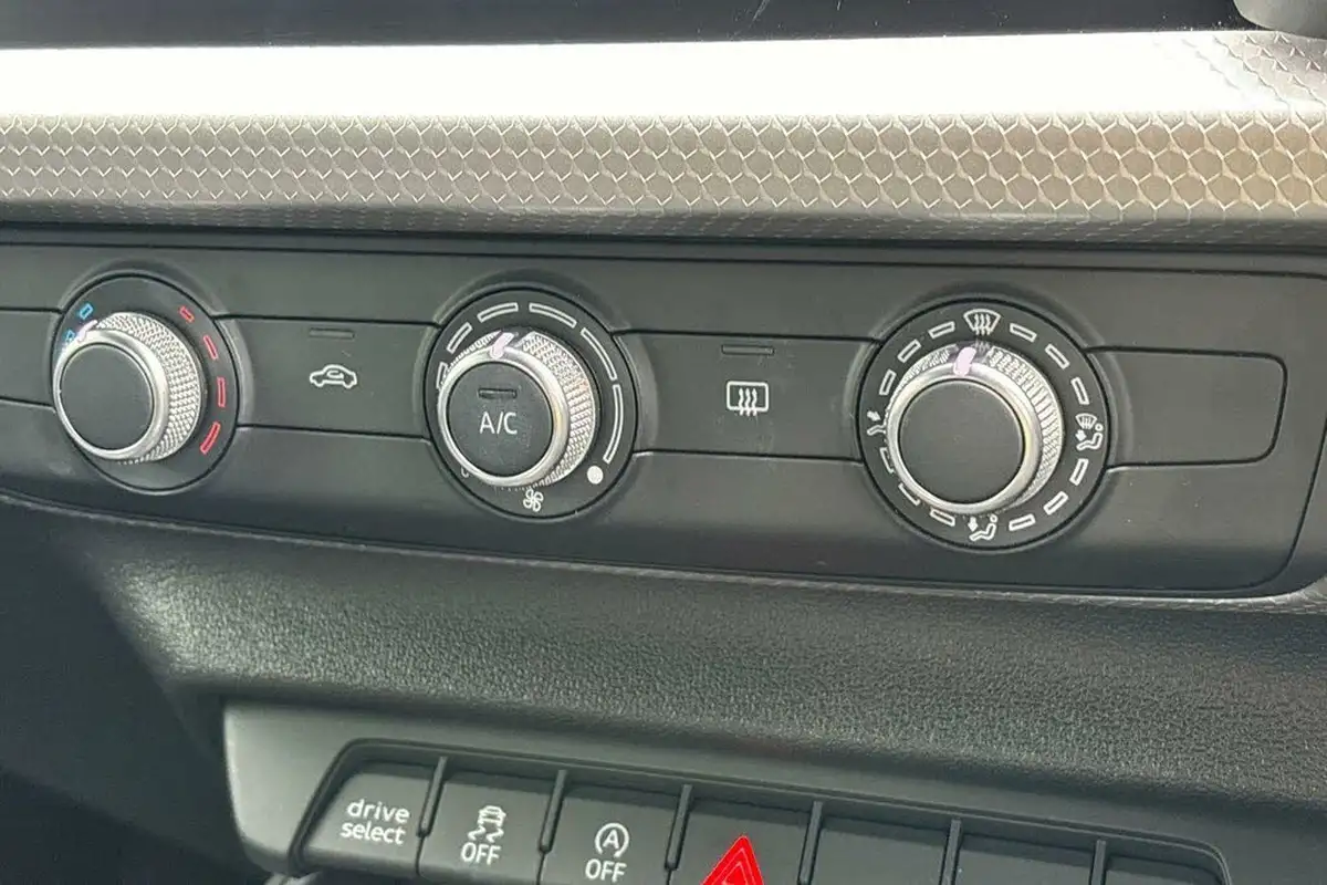 2019-audi-a1-10-30-tfsi-s-line-tronic-big-38