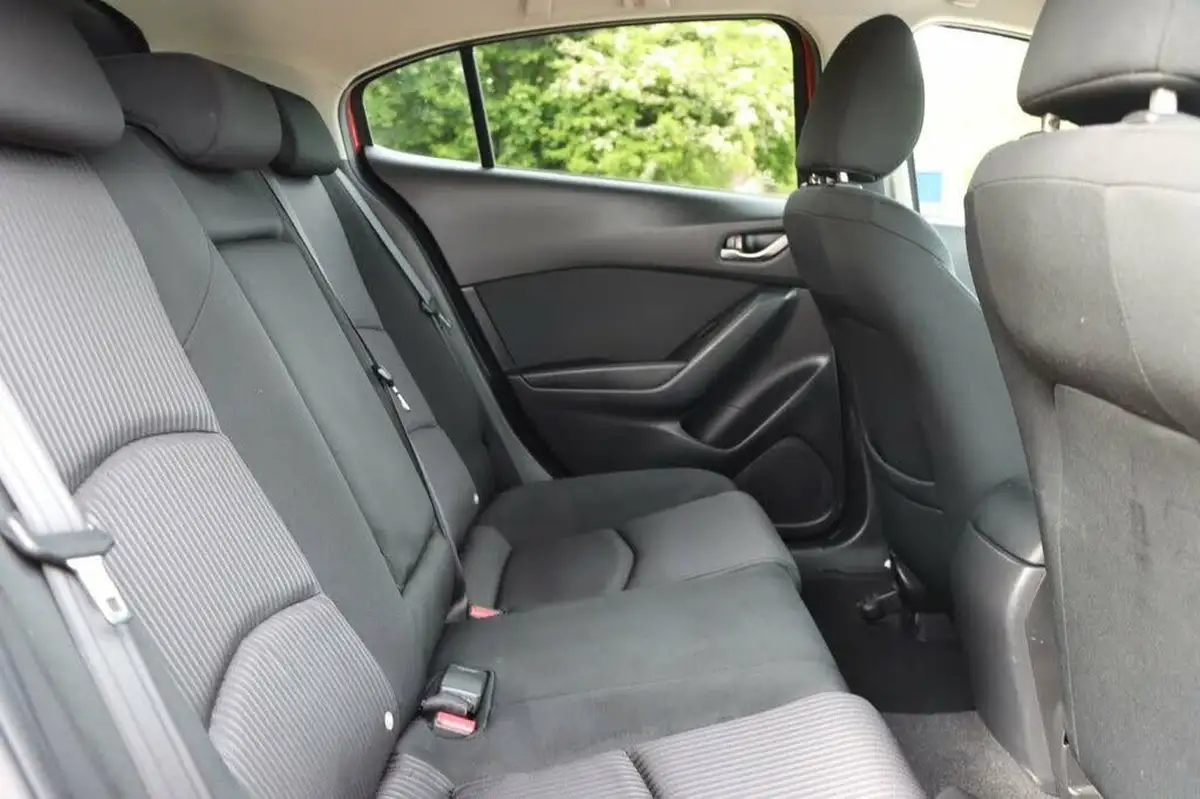 2015-mazda-mazda3-20-sport-nav-120ps-hatchback-5d-big-16