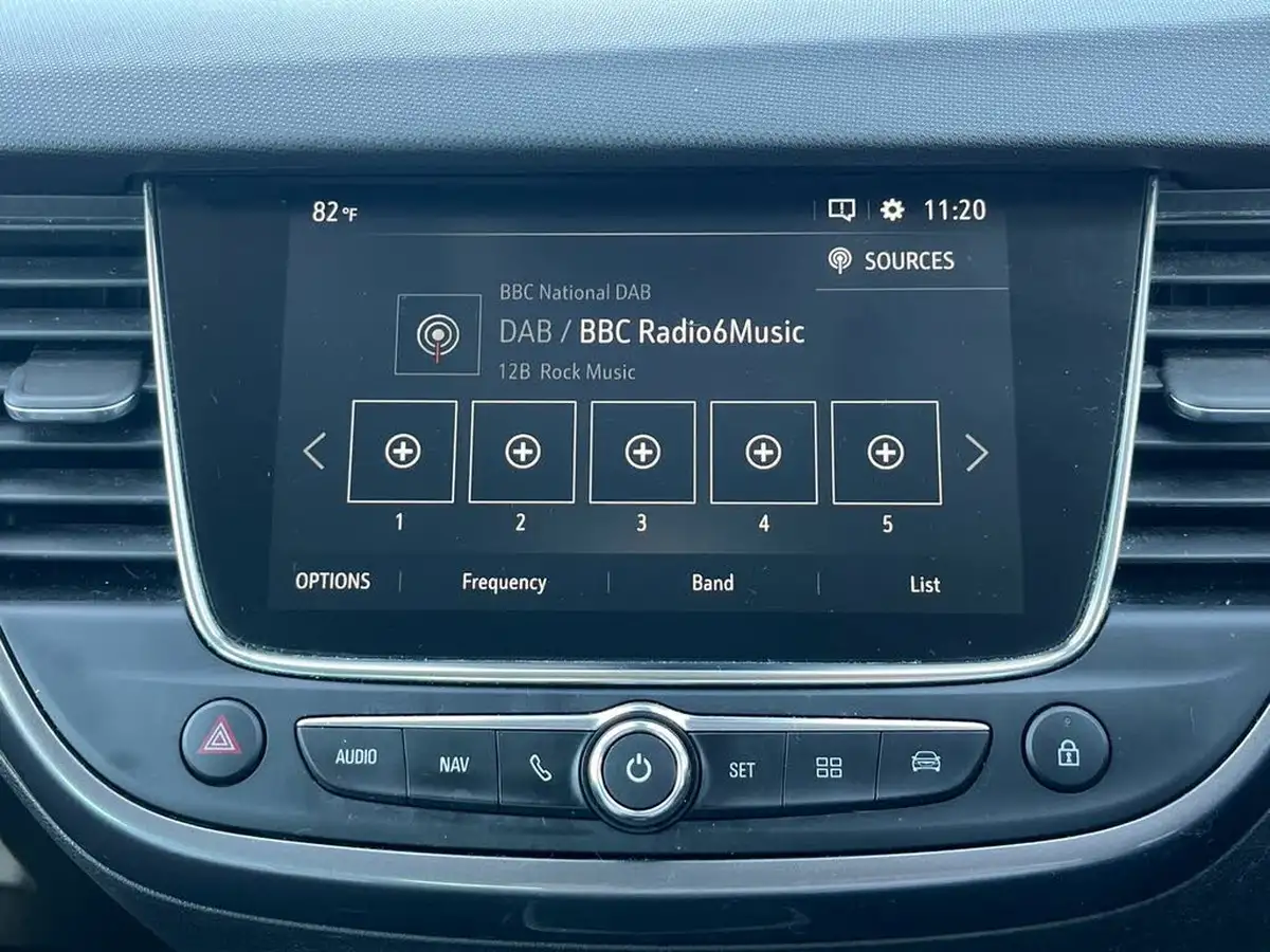 2021-vauxhall-crossland-12-ultimate-nav-big-17