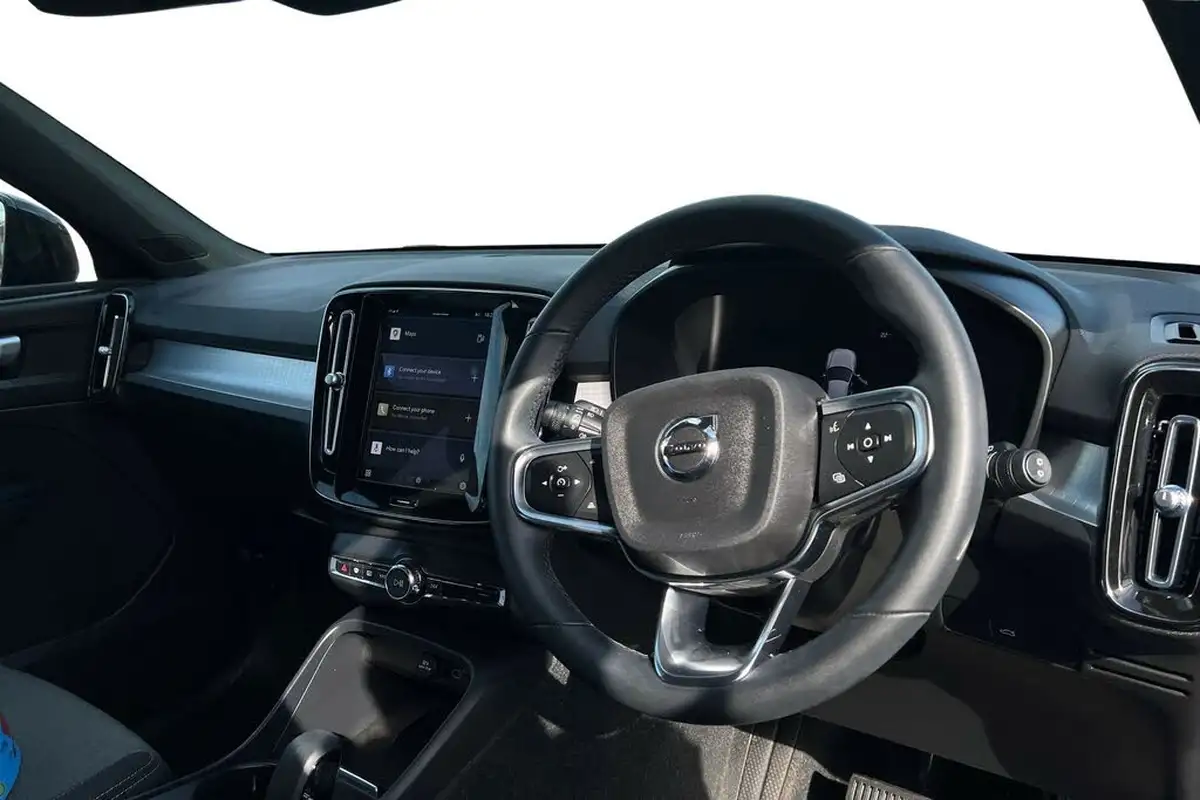 2022-volvo-xc40-20-b3-core-big-9