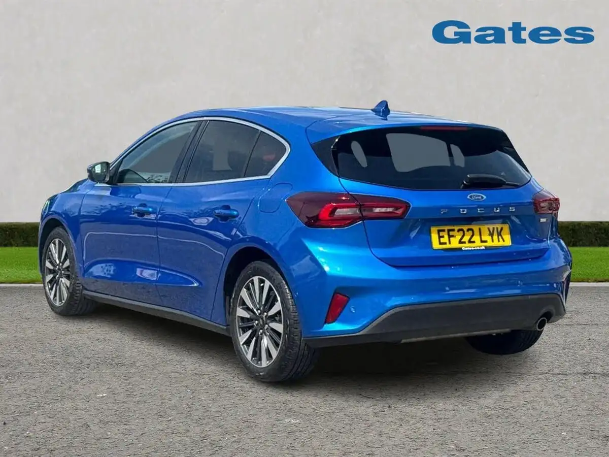 2022-ford-focus-10t-titanium-vignale-155ps-hybrid-mhev-hatchback-big-4