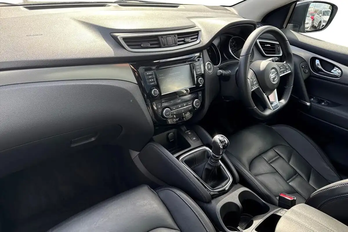 2021-nissan-qashqai-13-dig-t-n-motion-140ps-big-14