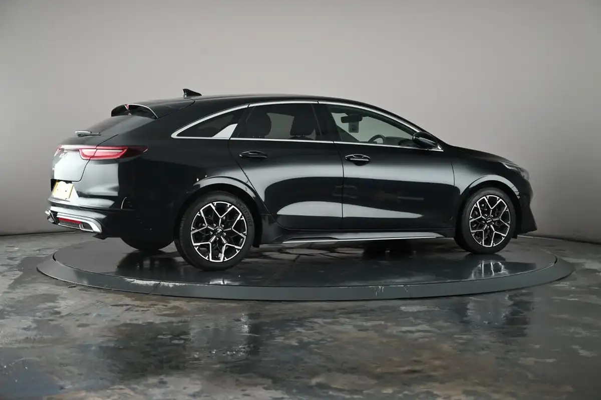 2022-kia-pro-ceed-15-t-gdi-gt-line-big-21