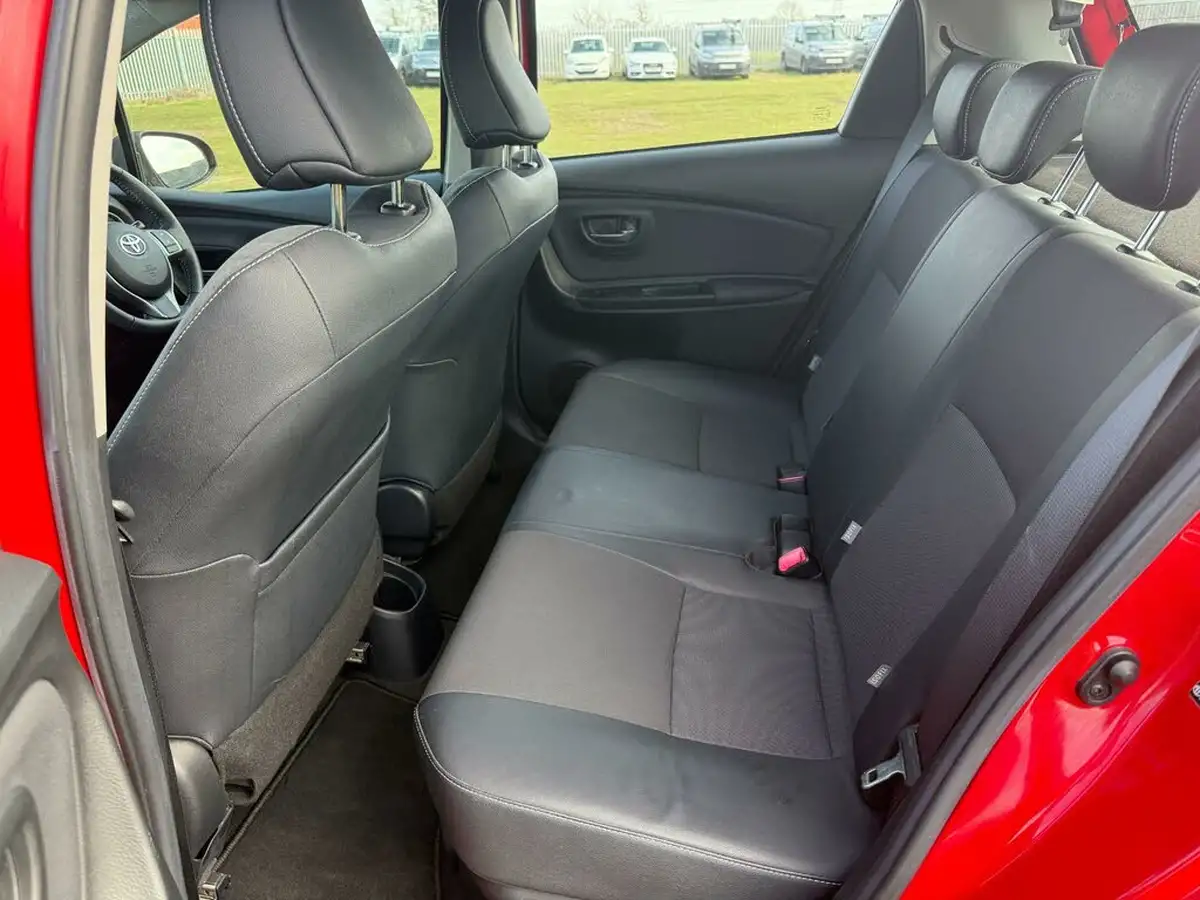 2015-toyota-yaris-15-vvt-i-excel-hybrid-15in-big-2