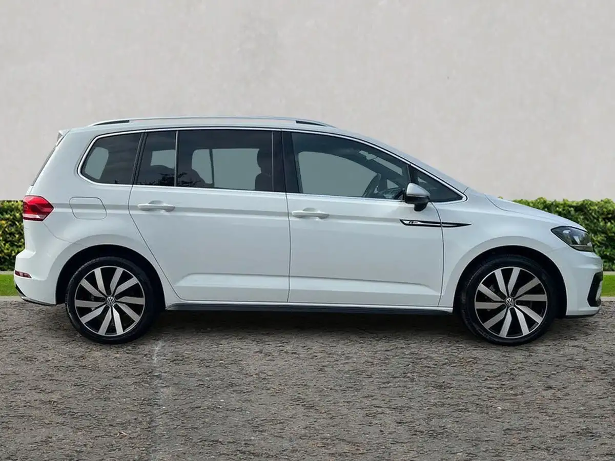 2020-volkswagen-touran-15-tsi-r-line-dsg-big-1