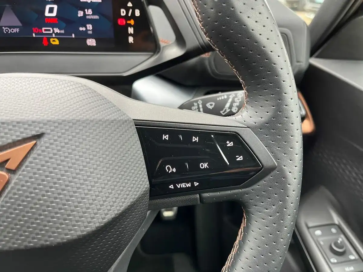2023-cupra-born-e-v2-204ps-58kwh-big-24