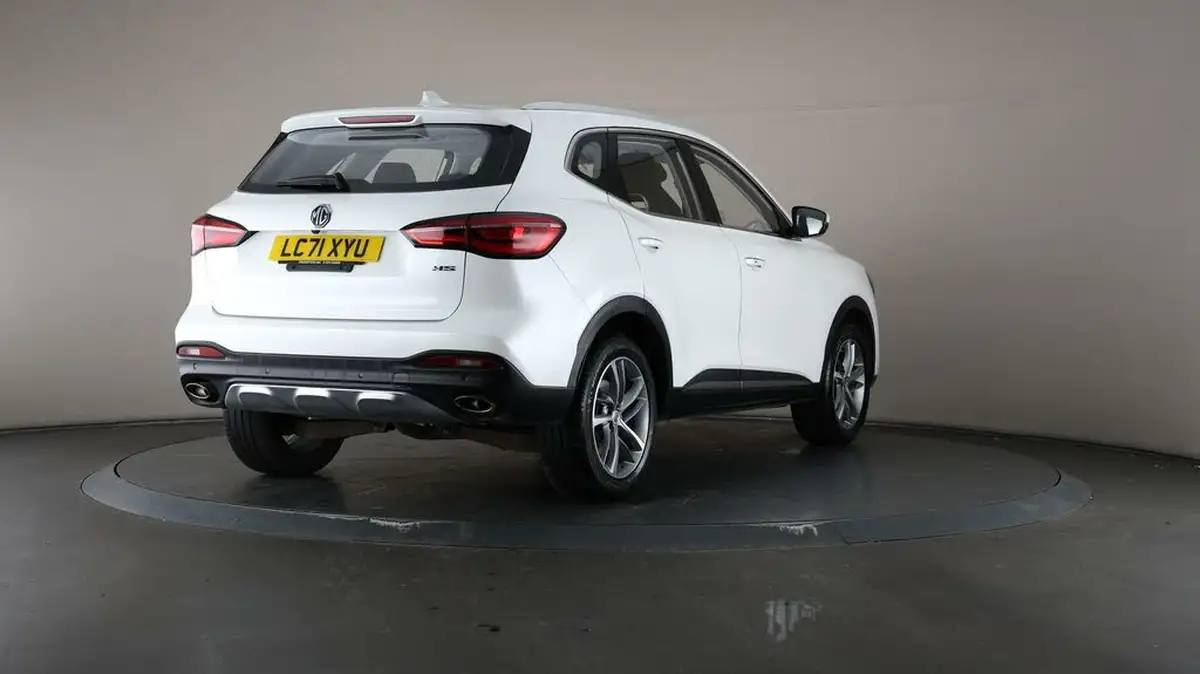 2021-mg-hs-15t-gdi-exclusive-162ps-big-60