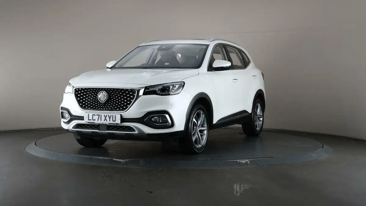 2021-mg-hs-15t-gdi-exclusive-162ps-big-36