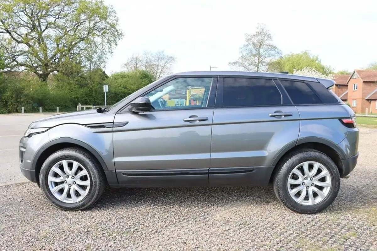 2017-land-rover-range-rover-evoque-20ed4-se-tech-hatchback-5d-big-5