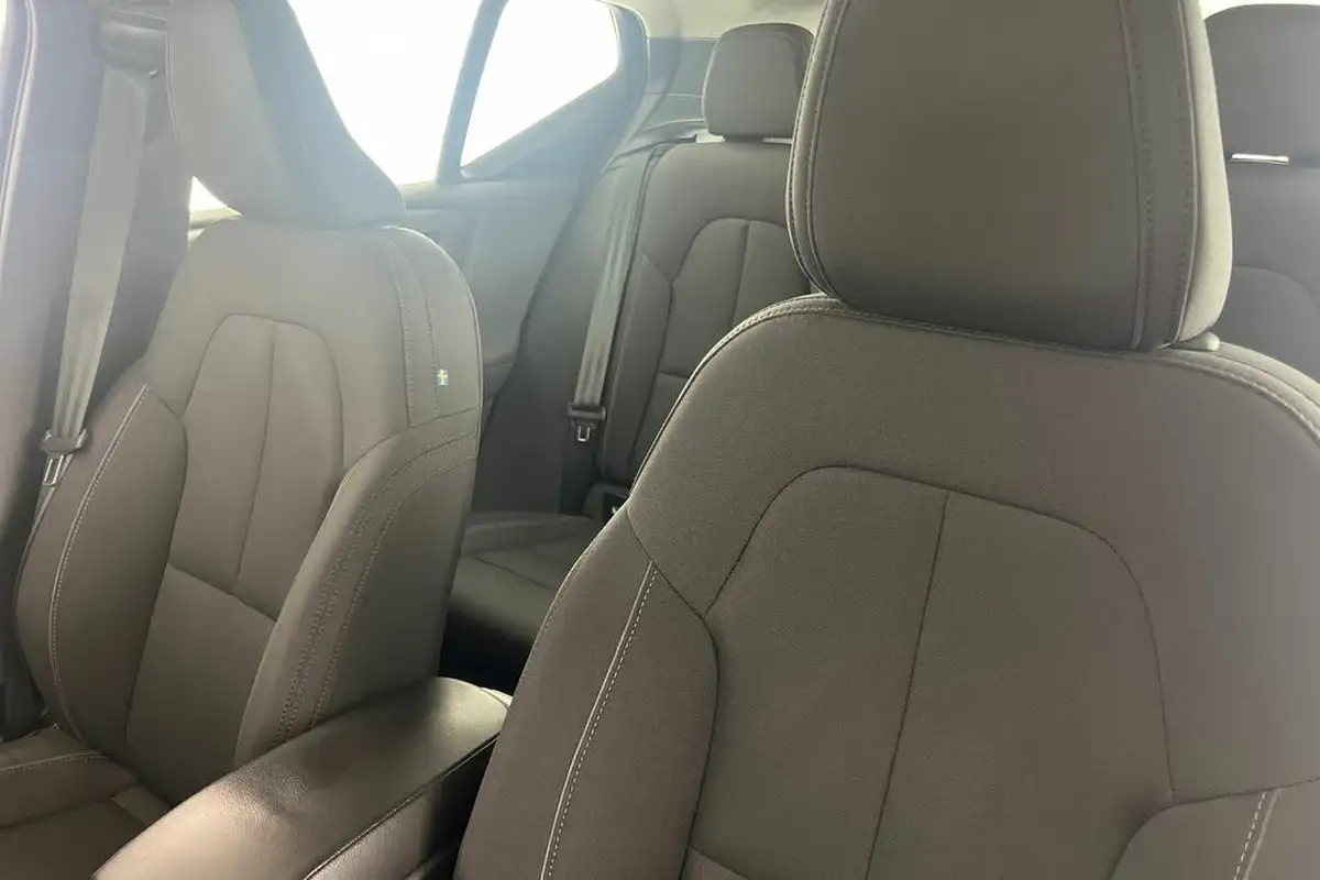 2022-volvo-xc40-15-t4-inscription-expression-big-35