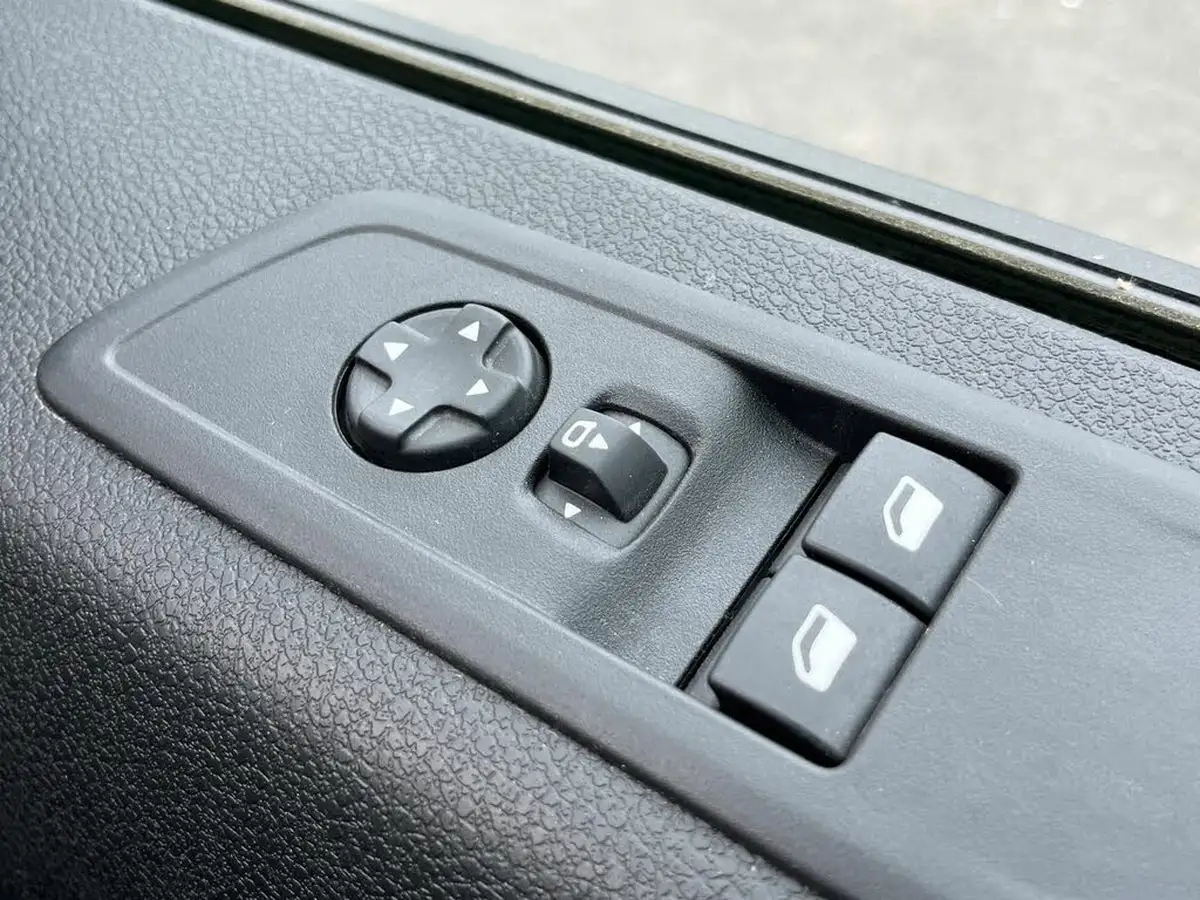 2024-vauxhall-vivaro-20td-xl-pro-big-24