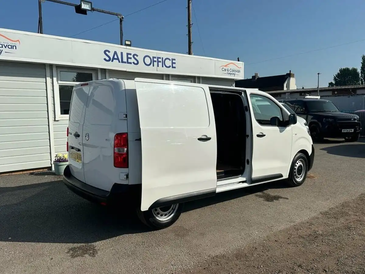 2022-vauxhall-vivaro-15td-2900-l1h1-dynamic-big-5