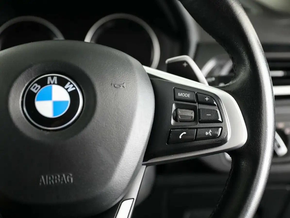 2022-bmw-x1-20-sdrive20i-xline-big-45