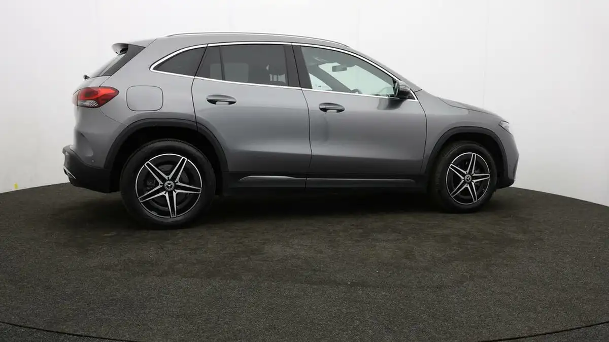2022-mercedes-benz-eqa-e-eqa-250-amg-line-big-28