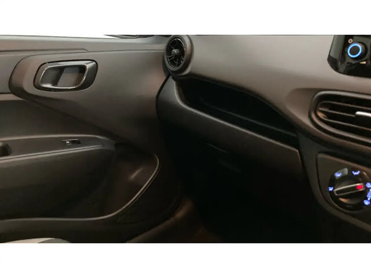 2022-hyundai-i10-10-se-connect-big-26