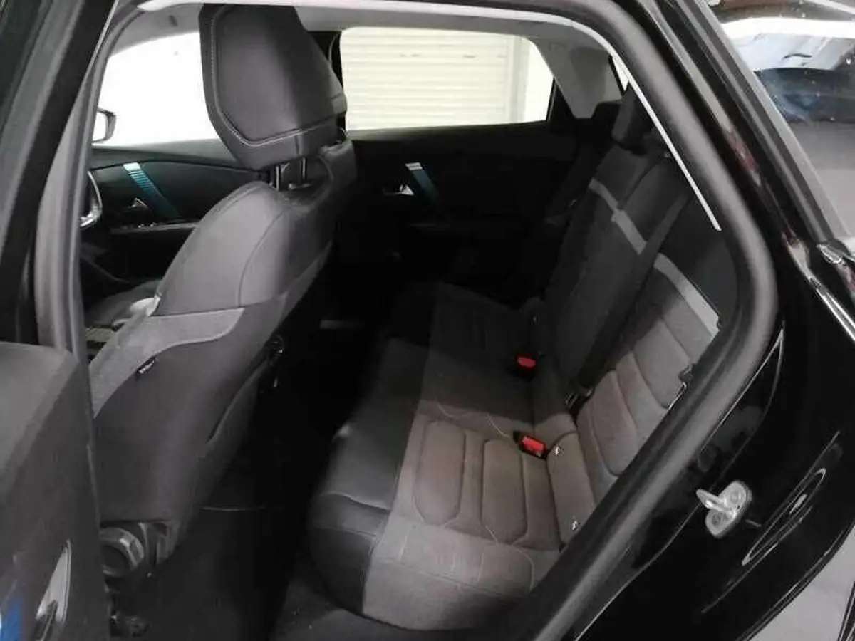 2022-citroen-c4-e-shine-big-14