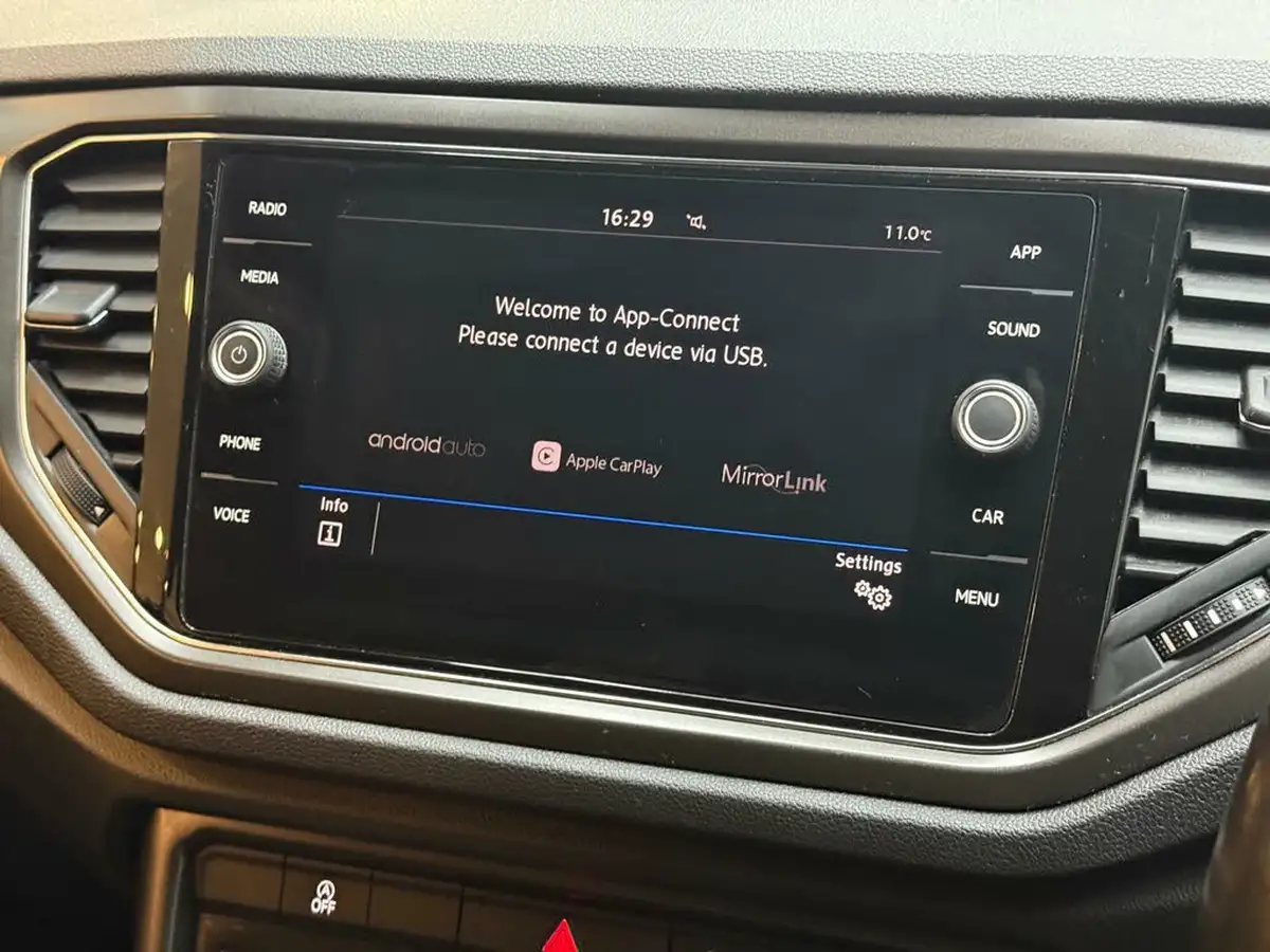 2019-volkswagen-t-roc-16tdi-se-big-33