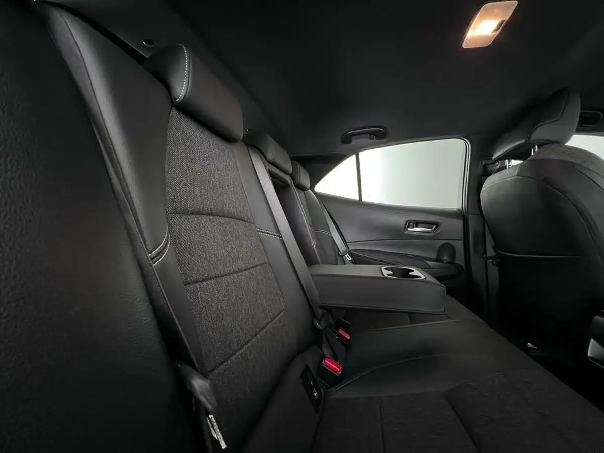 2022-toyota-corolla-18-vvt-i-design-120bhp-trk-hatchback-5d-big-14