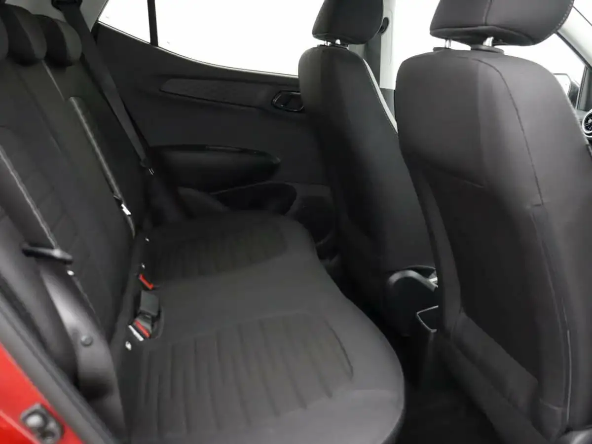 2022-hyundai-i10-12-premium-big-22
