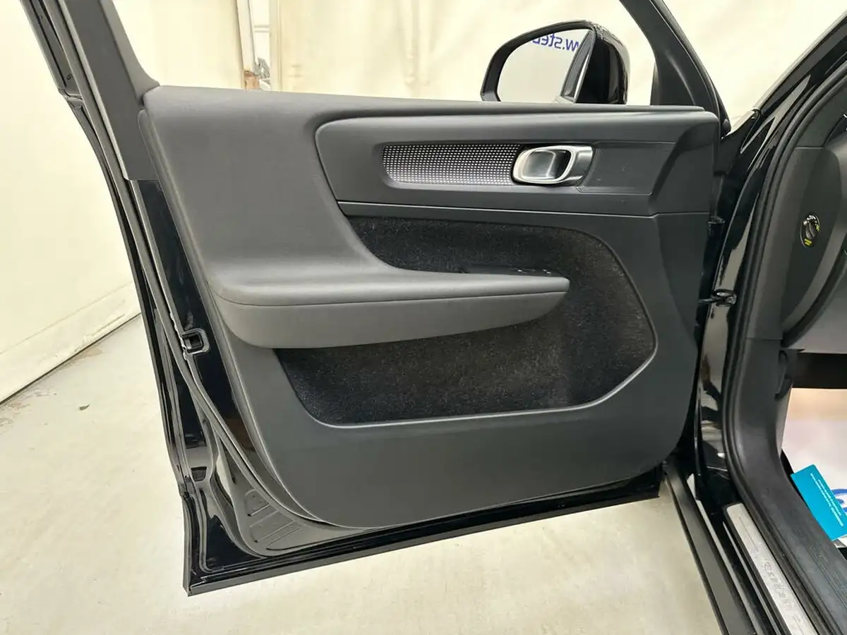 2019-volvo-xc40-15-t3-r-design-163bhp-geartronic-big-27