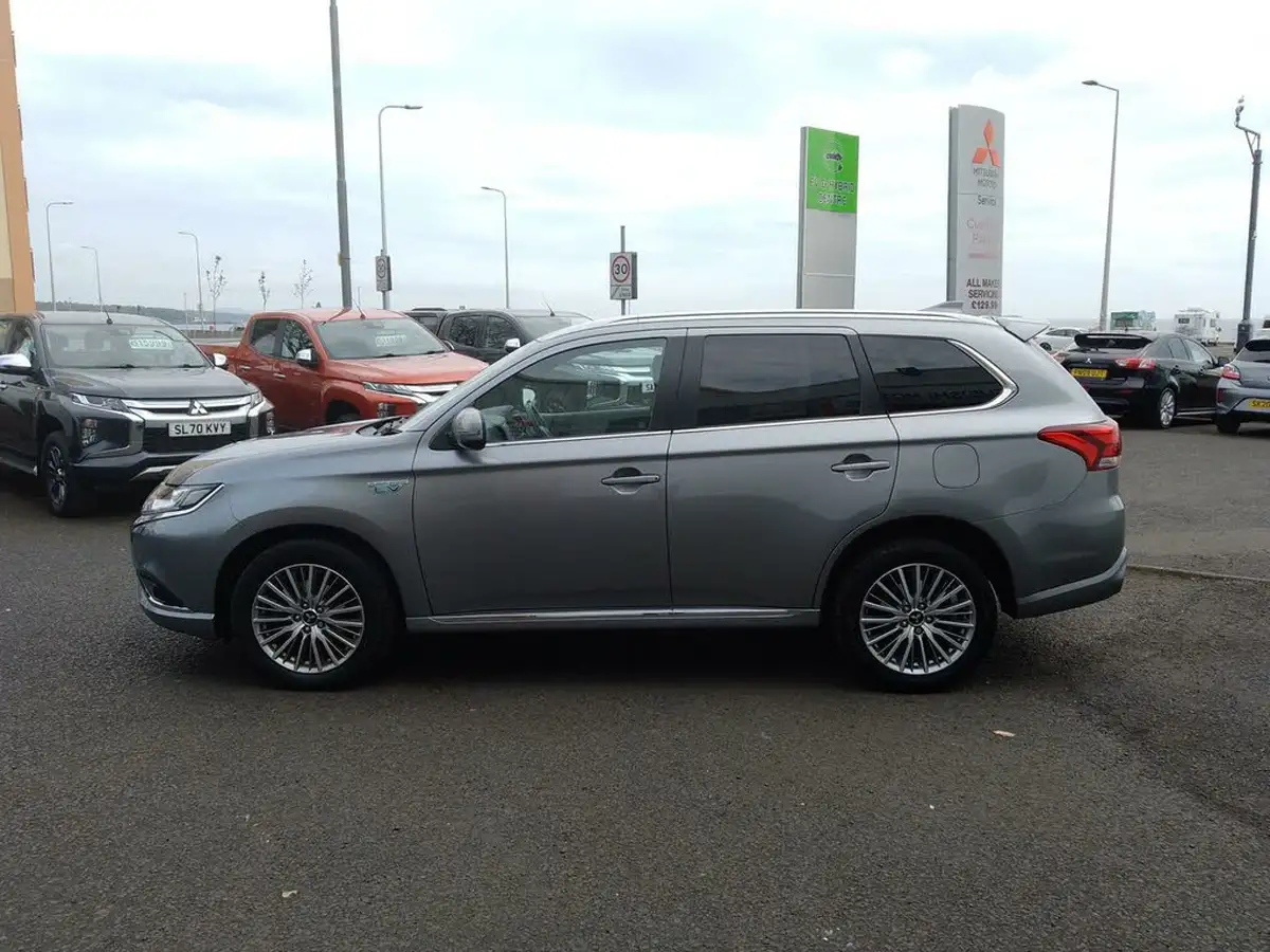 2019-mitsubishi-outlander-24-dynamic-phev-big-17