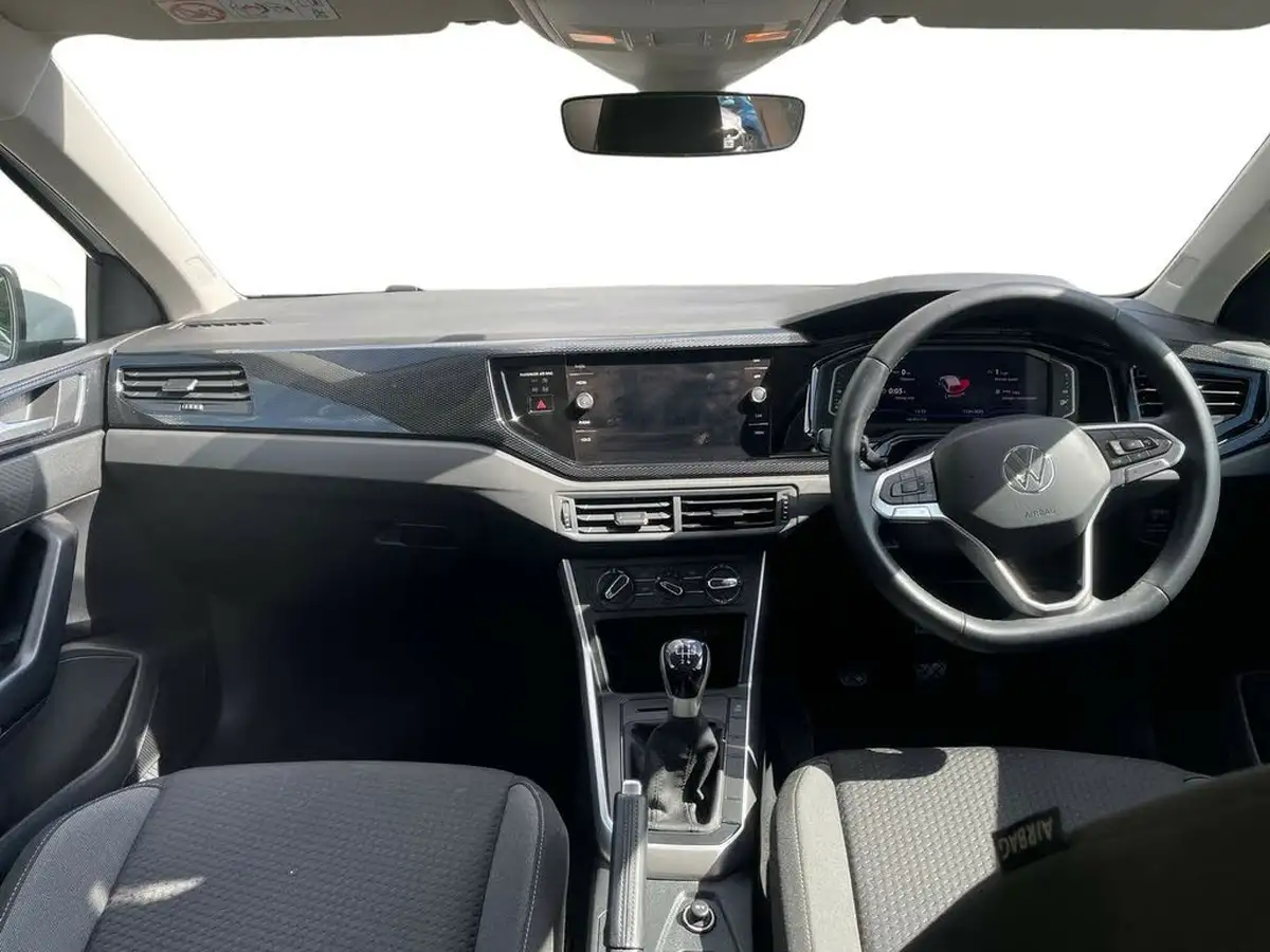 2022-volkswagen-polo-10-life-big-12