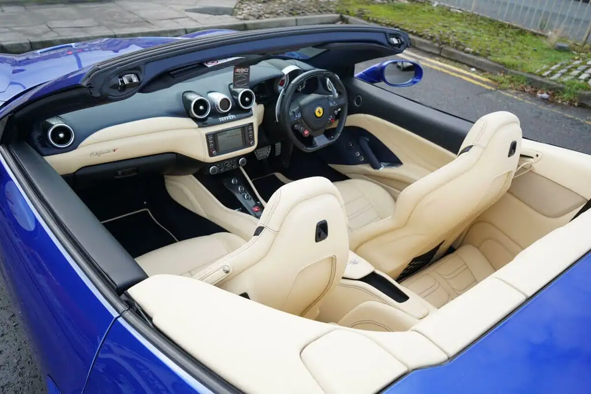 2017-ferrari-california-39-t-big-13