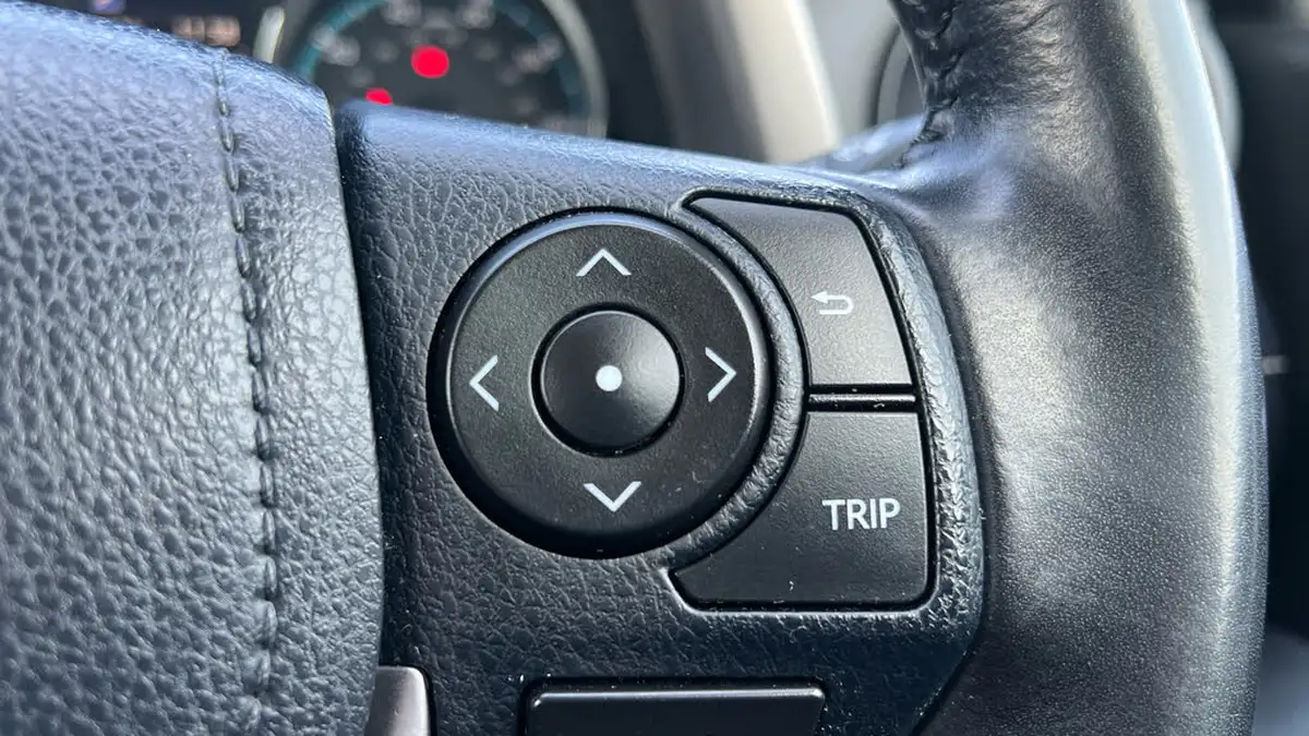 2018-toyota-rav4-25-vvt-i-icon-tech-big-23