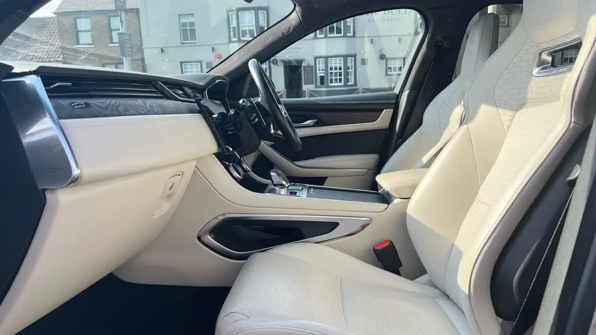 2021-jaguar-f-pace-20-p400e-hse-big-2