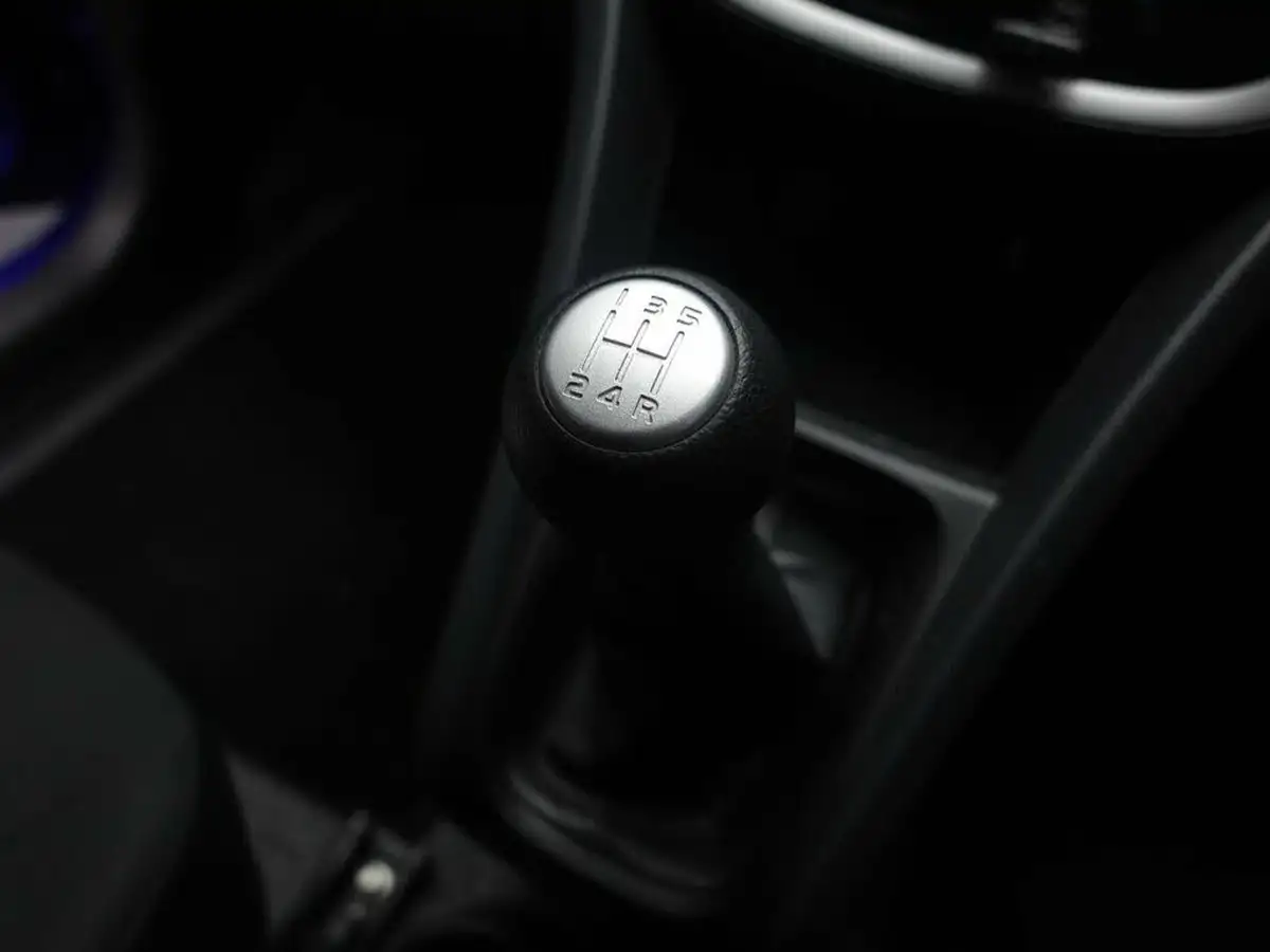 2019-suzuki-celerio-10-sz2-68ps-dualjet-big-21