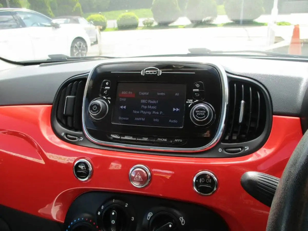 2017-fiat-500-12-lounge-big-11