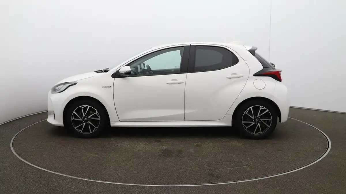 2021-toyota-yaris-15-vvt-i-design-big-58