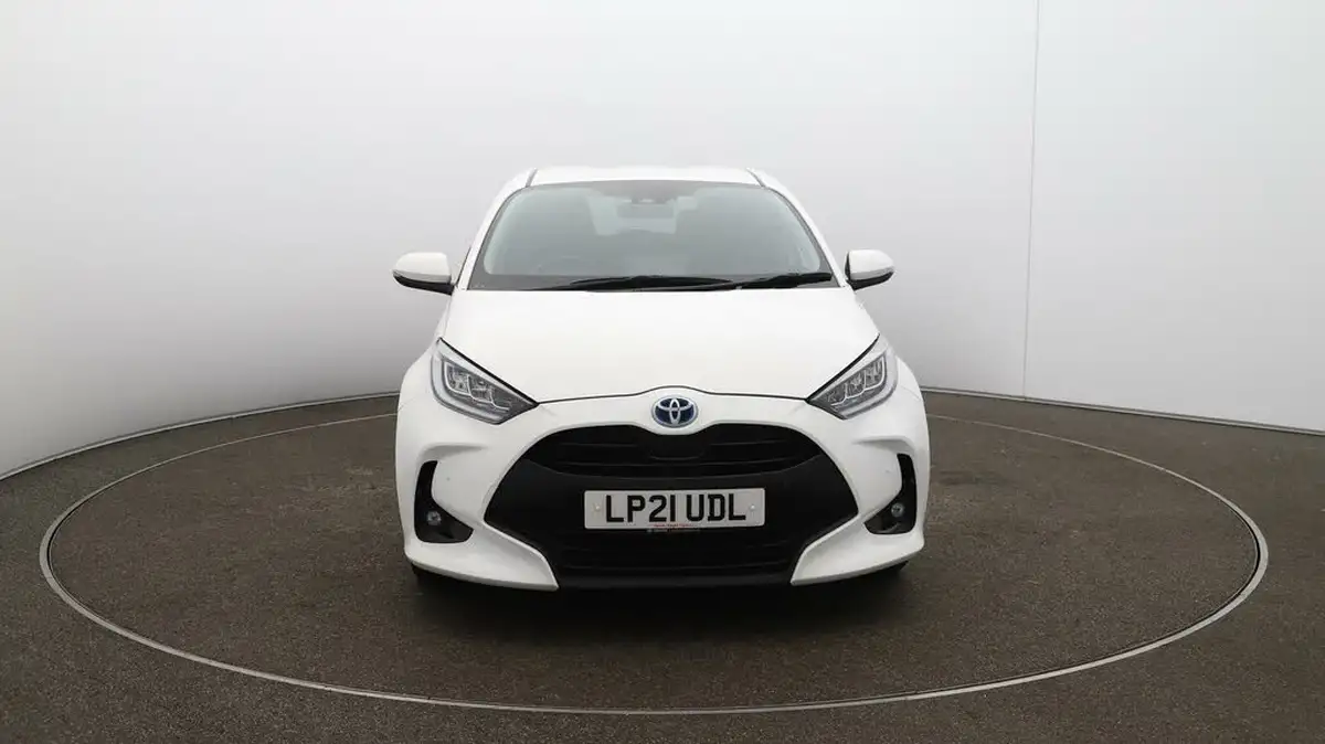 2021-toyota-yaris-15-vvt-i-design-big-34