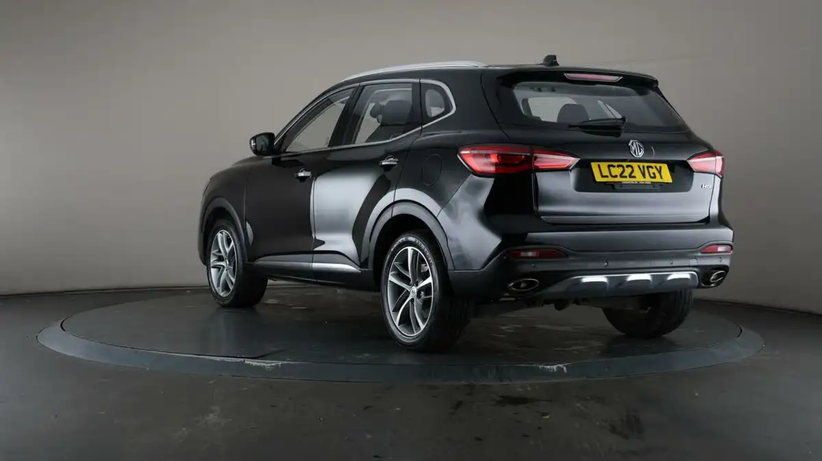 2022-mg-hs-15t-gdi-exclusive-162ps-big-59