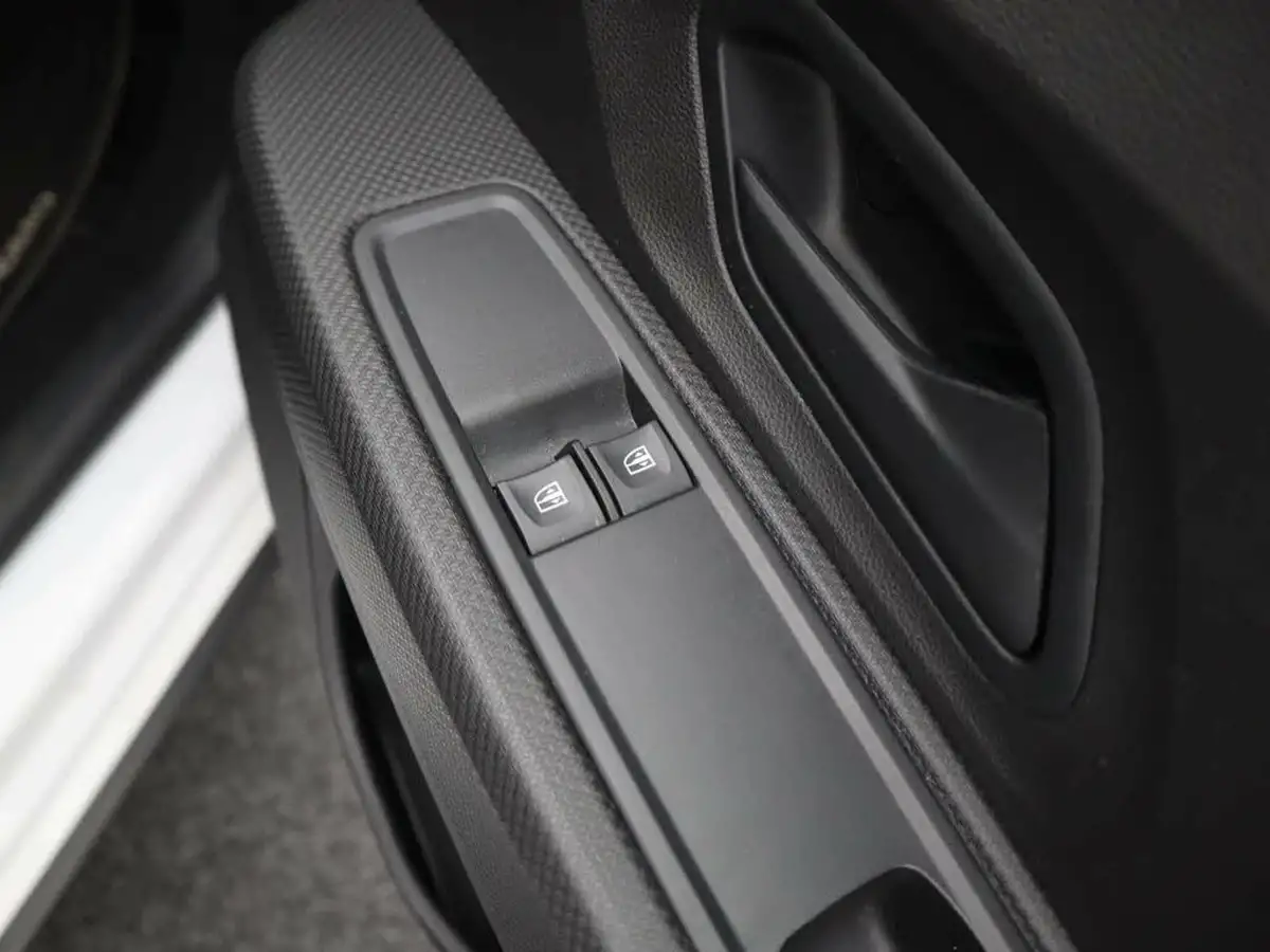 2021-dacia-sandero-stepway-10-tce-essential-90bhp-big-19